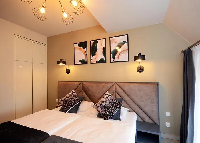 Biala Sowa Czarna Gora Сенна