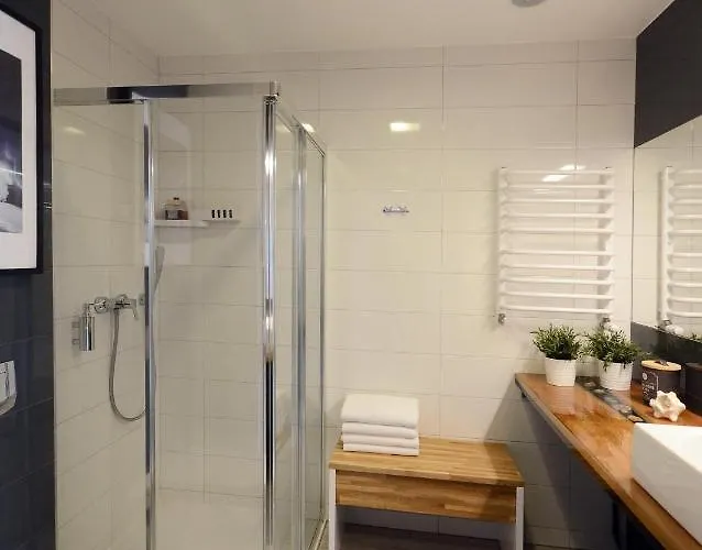 Biala Sowa Czarna Gora Сенна